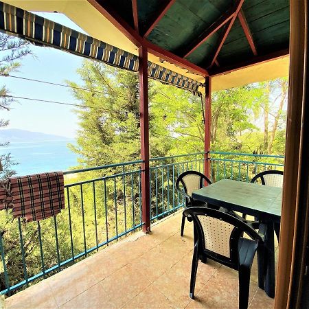 Ramo'S Cozy Beachside Haven With Panoramic Views - 1St Vlore Exterior photo