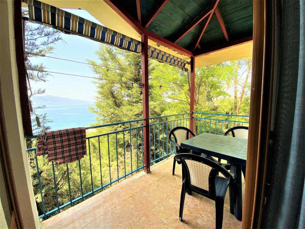 Ramo'S Cozy Beachside Haven With Panoramic Views - 1St Vlore Exterior photo