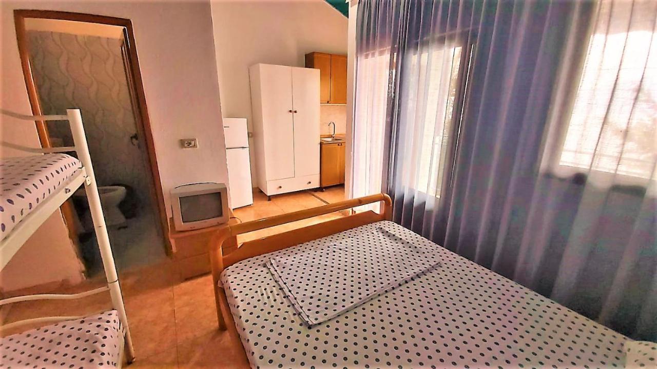Ramo'S Cozy Beachside Haven With Panoramic Views - 1St Vlore Exterior photo